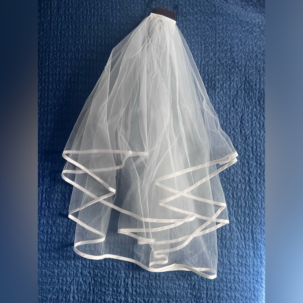 Pronovias double elbow length satin ribbon veil ivory - Picture 2 of 8